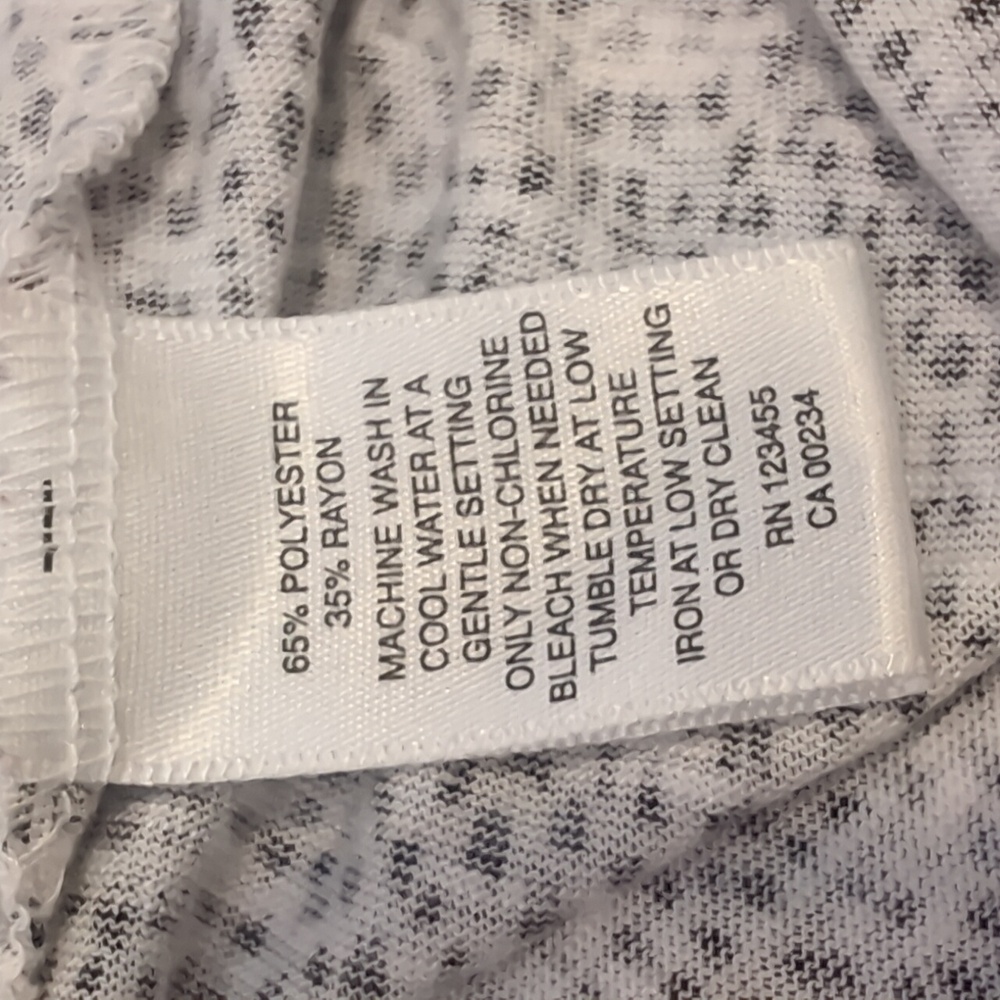 Lord & Taylor Sleeveless Vneck Top Black White Spotted Knit Blouse Womens Medium - Picture 9 of 10